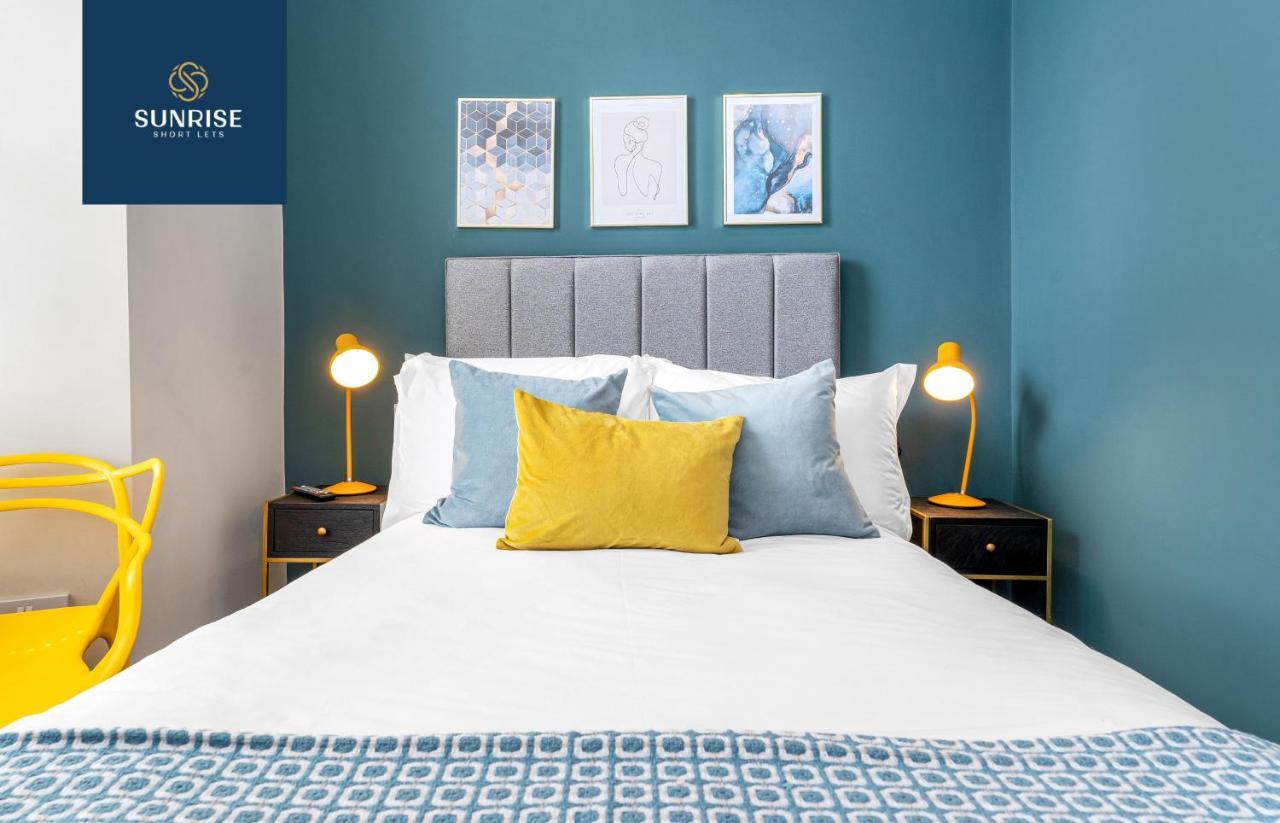 Leith Walk, Is 3 Rooms, King Beds With Tvs, Central Location, Albert Place, Wifi, Sleeps 6, Great For Contractors, Business, Relocation, Groups, Long Stays Welcome, Weekly Or Monthly, Just Ask Sunriseshortlets Apartment *